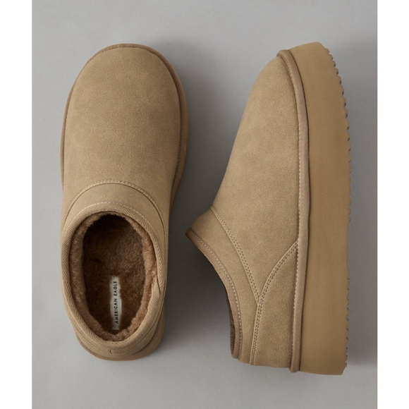 American Eagle Slippers, Size 8, Beige - Picture 2 of 8
